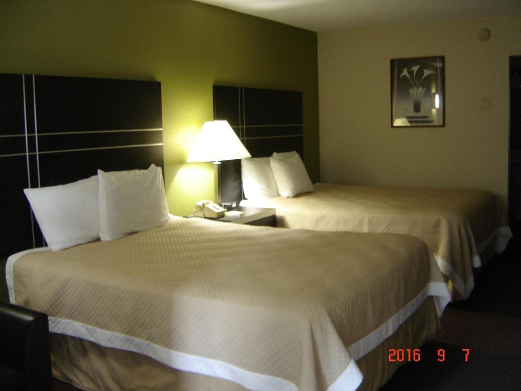Days Inn Oil City Conference Center Eksteriør billede
